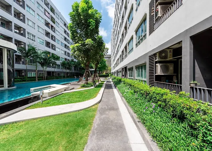 Cozy Pool View At Elio Sukhumvit 64 아파트 방콕