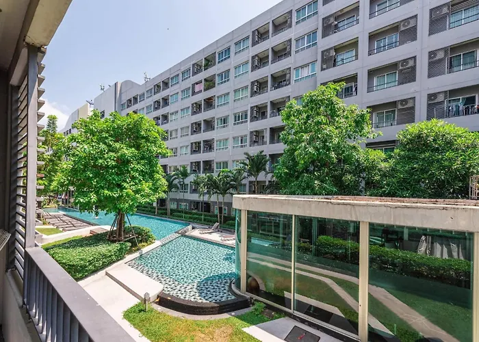 Cozy Pool View At Elio Sukhumvit 64 아파트 *