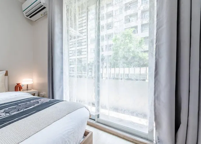 Cozy Pool View At Elio Sukhumvit 64